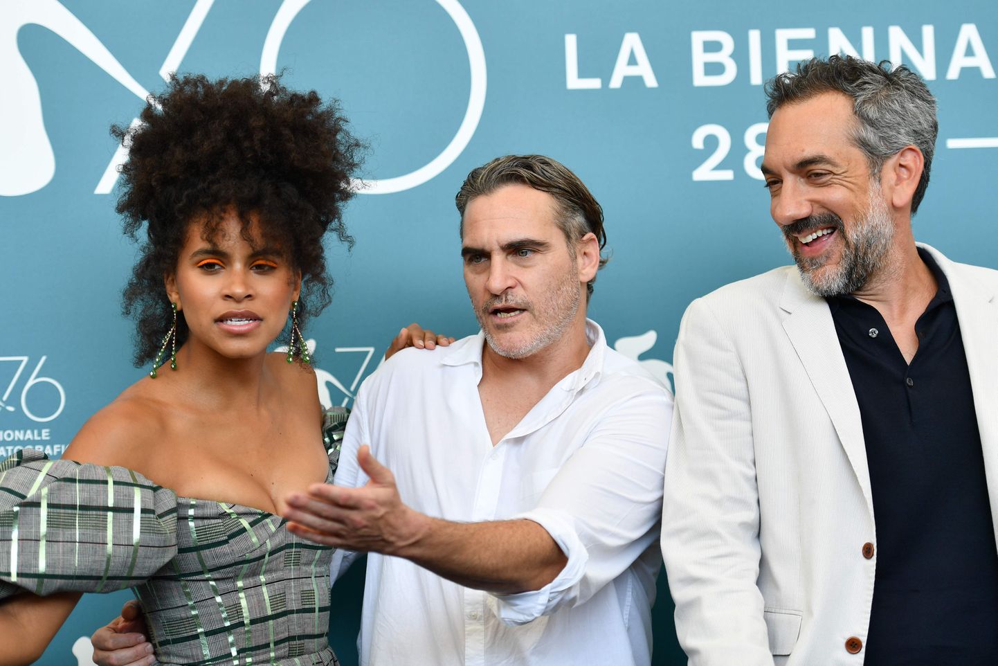 «Jokkeri» näitlejad Zazie Beetz ja Joaquin Phoenix ning režissöör Todd Phillips 76. Veneetsia filmifestivalil