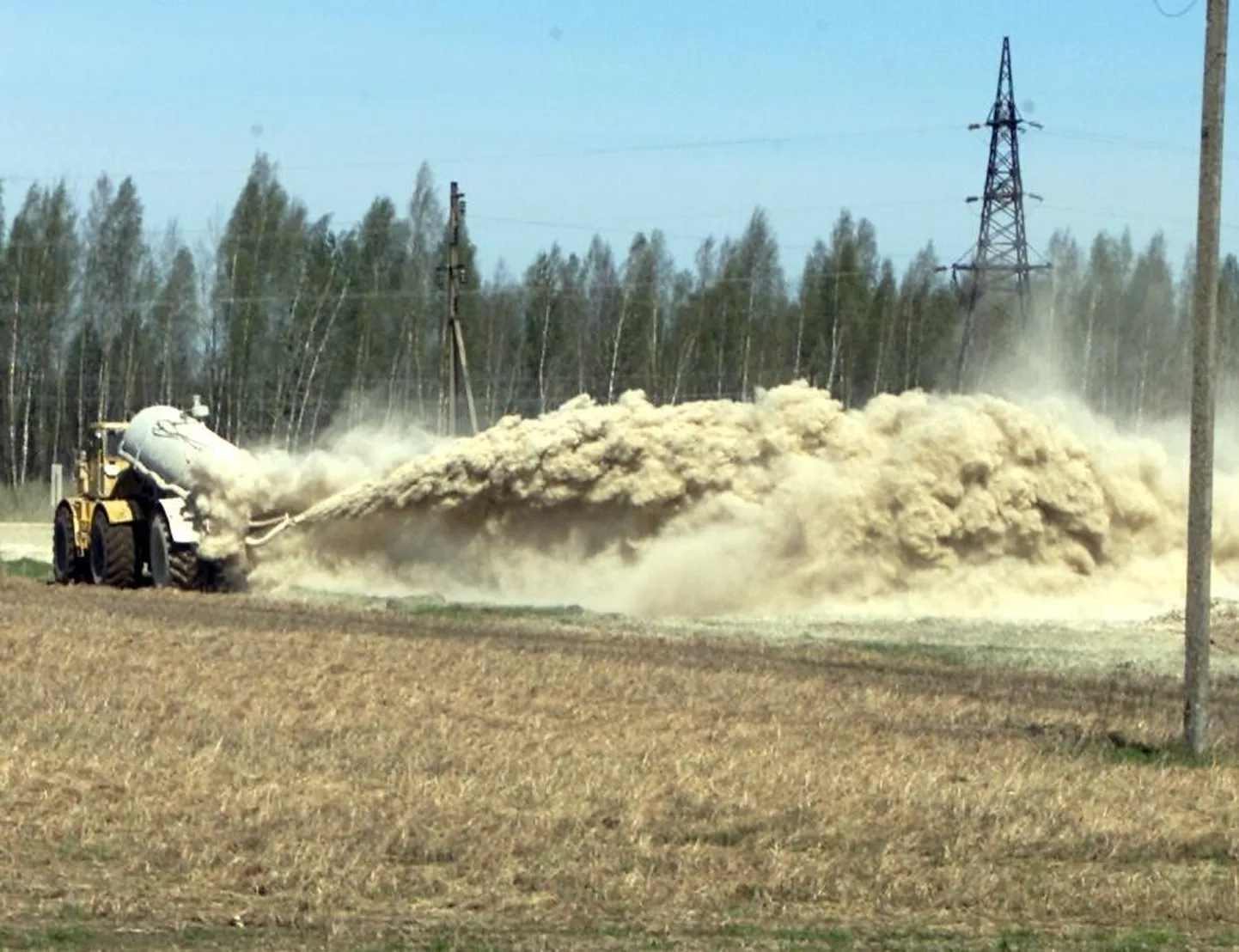 Lubiväetisi mulda viies vähendatakse mulla happesust, parandatakse selle omadusi ja saak suureneb.