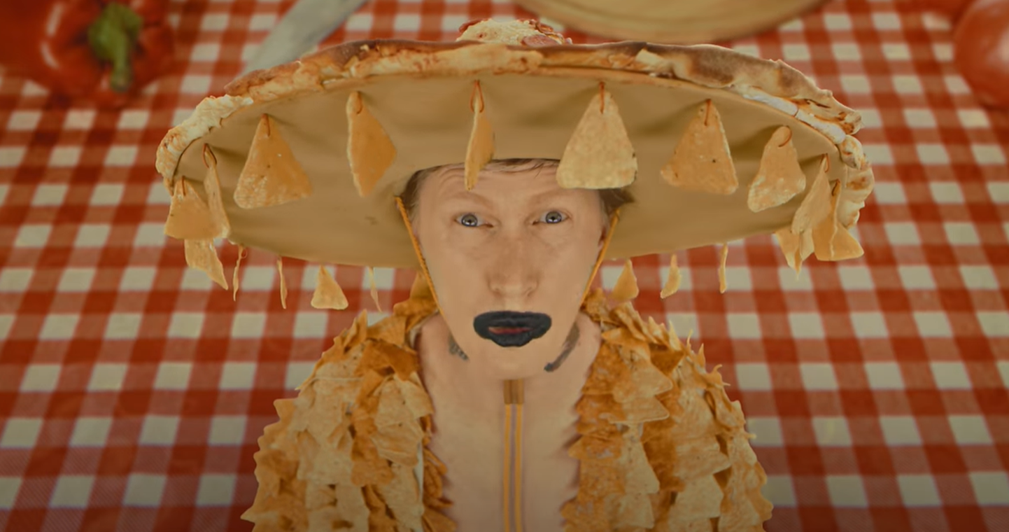 Илья Прусикин в клипе LITTLE BIG Tacos.