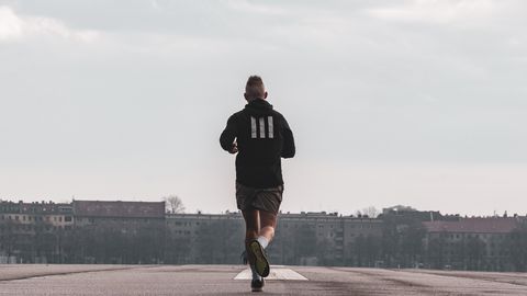 Anekdoot: jooksja kihutab vargale järele