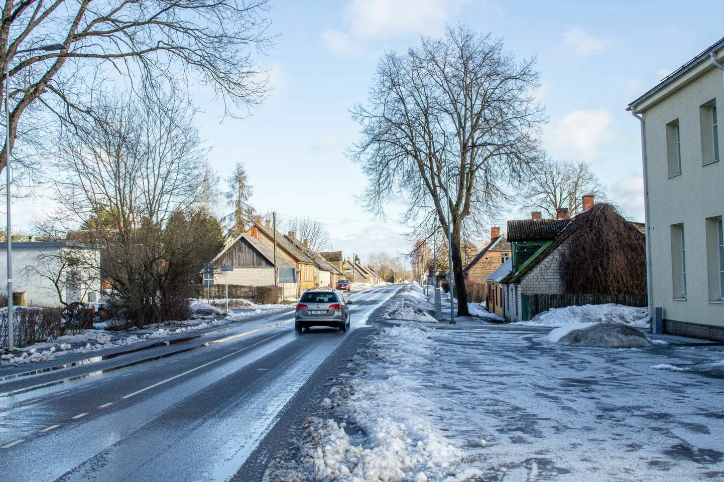 Tartu tänavale rajatav kergliiklustee algab Valga kesklinnast Ramsi vesiveski juurest ning viib välja linna piiril asuvate tanklateni.