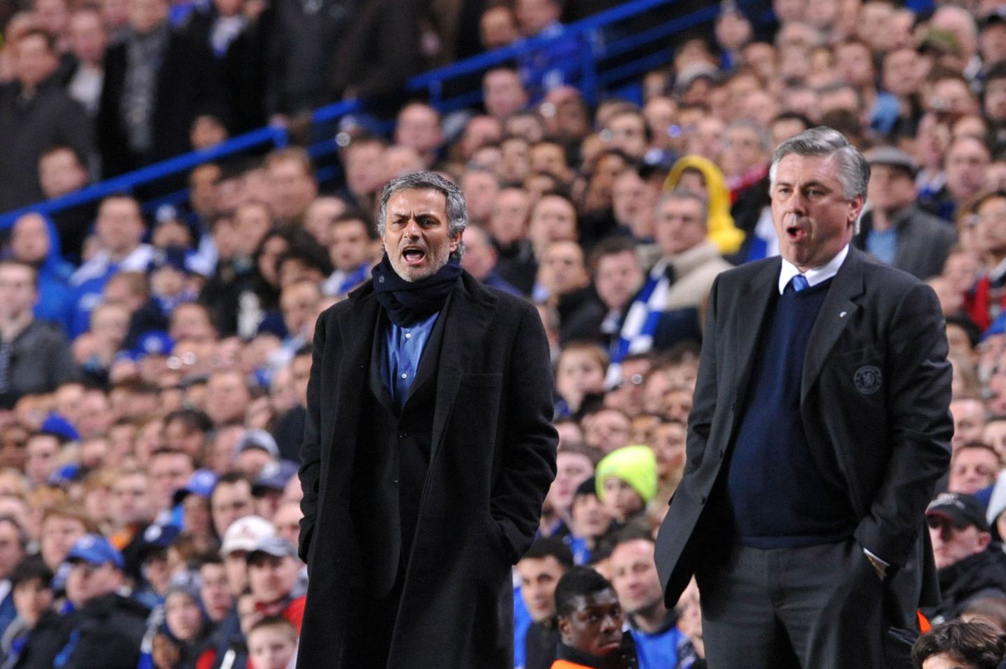 Jose Mourinho (vasakul) ja Carlo Ancelotti. Fotomeenutus 2010. aastast, kui Mourinho oli Interi ja Ancelotti Chelsea peatreener.
