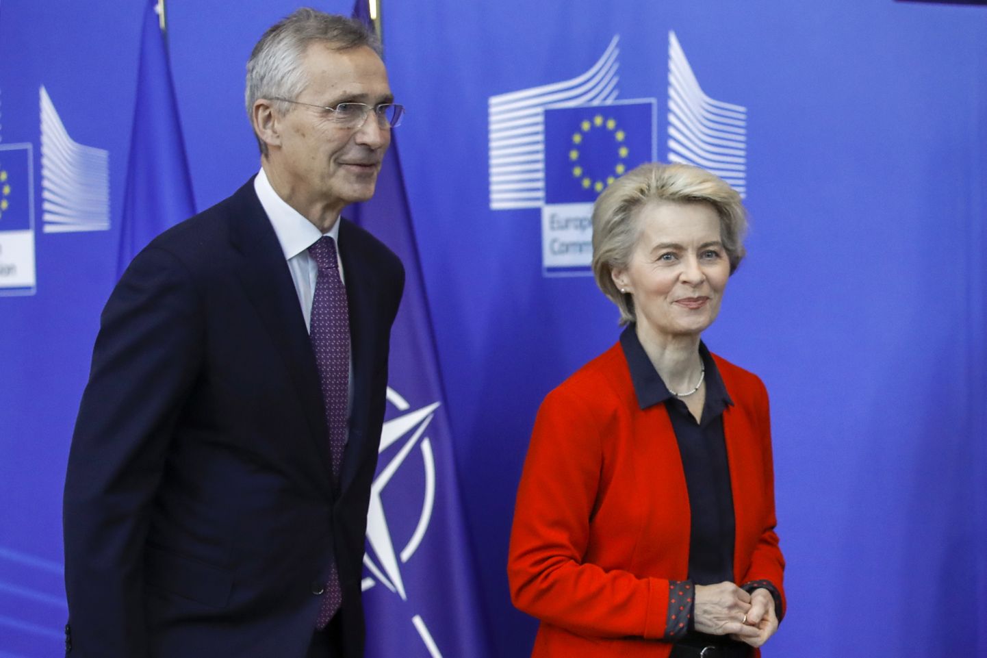 Eiropas Komisijas prezidente Urzula fon der Leiena un NATO ģenerālsekretārs Jenss Stoltenbergs.
