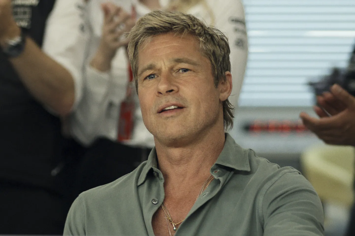 Brad Pitt filmi «F1» stseenis 2024. aastal.