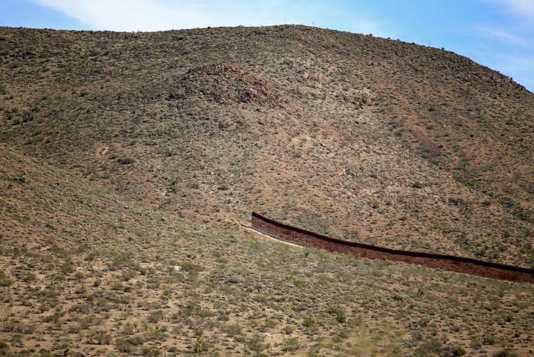 Ameerika Ühendriigid. Tühimik Ameerika-Mehhiko piirimüüris Californias Jacumbas.