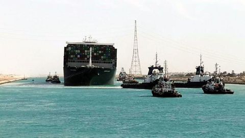 Hiidlaev pääses liikuma, liiklus Suessi kanalis taastub