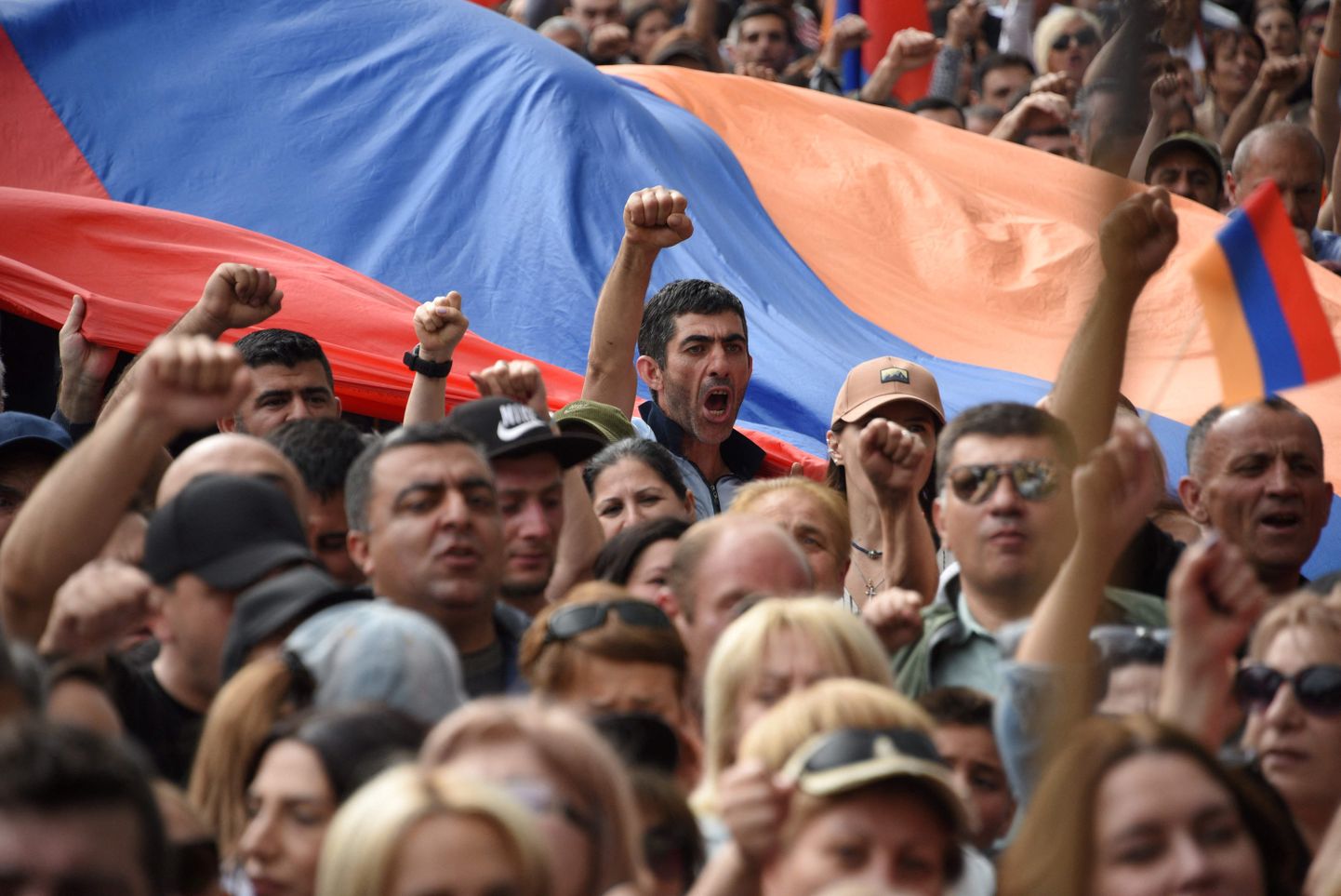 Акция протеста оппозиции в Ереване, 1 мая.