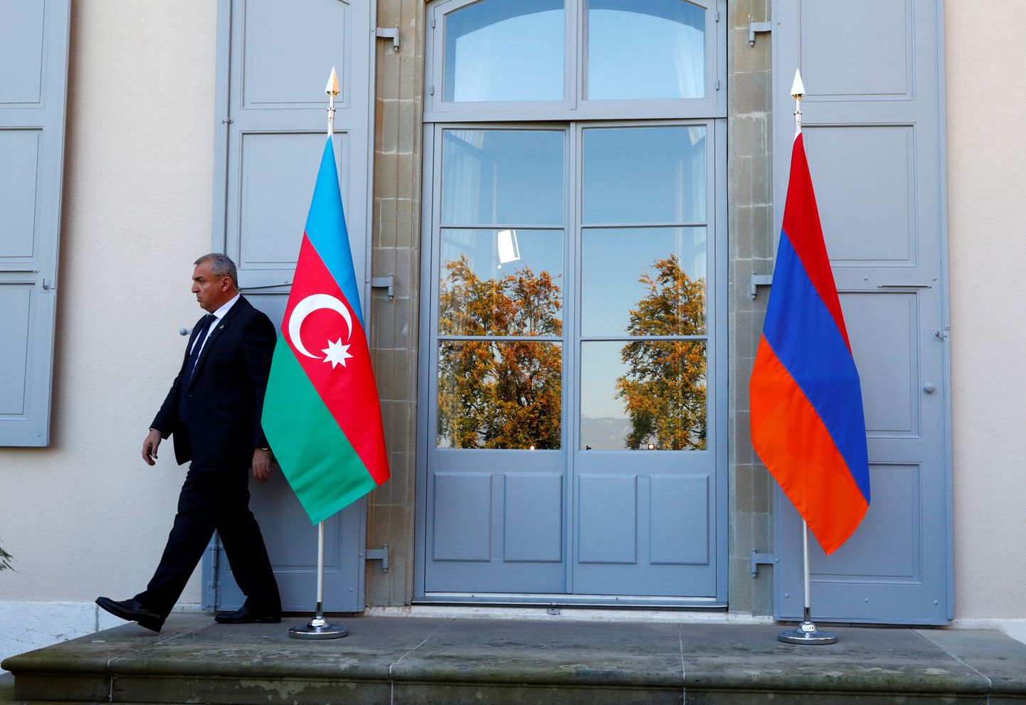 Флаги Армении и Азербайджана.