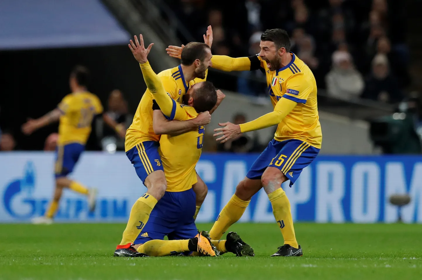 Juventus tuli raskest seisust välja ja jõudis kaheksa hulka.