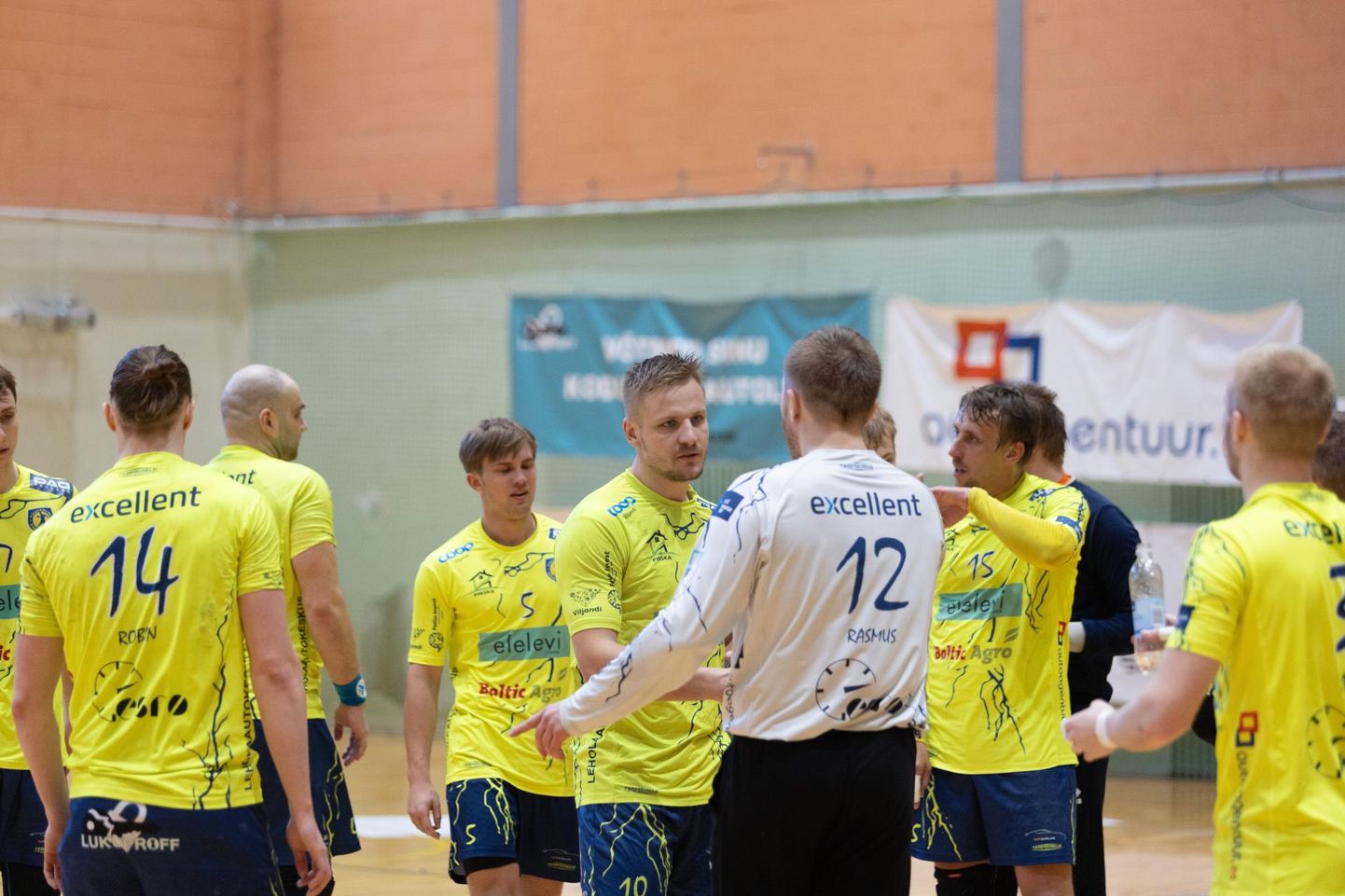 Eesti meistrivõistluste põhiturniiril on Viljandi HC juba taganud endale teise koha. Poolfinaalid ootavad ees aprillis.