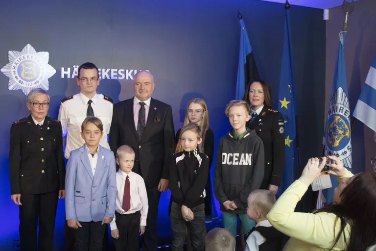 Häirekeskus andis täna üle tänukirjad lastele, kes on teinud kõige eeskujulikuma kõne 112 numbrile.