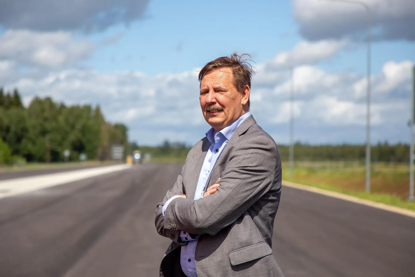 Suurendasime kohalike teede korrashoiutoetust 30 miljoni euro võrra, kirjutab majandus- ja taristuminister Taavi Aas.