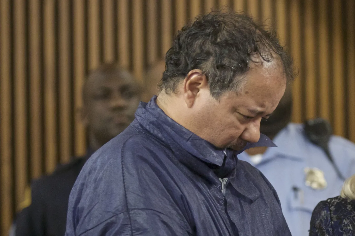 Ariel Castro seisab esimest korda kohtu ees.