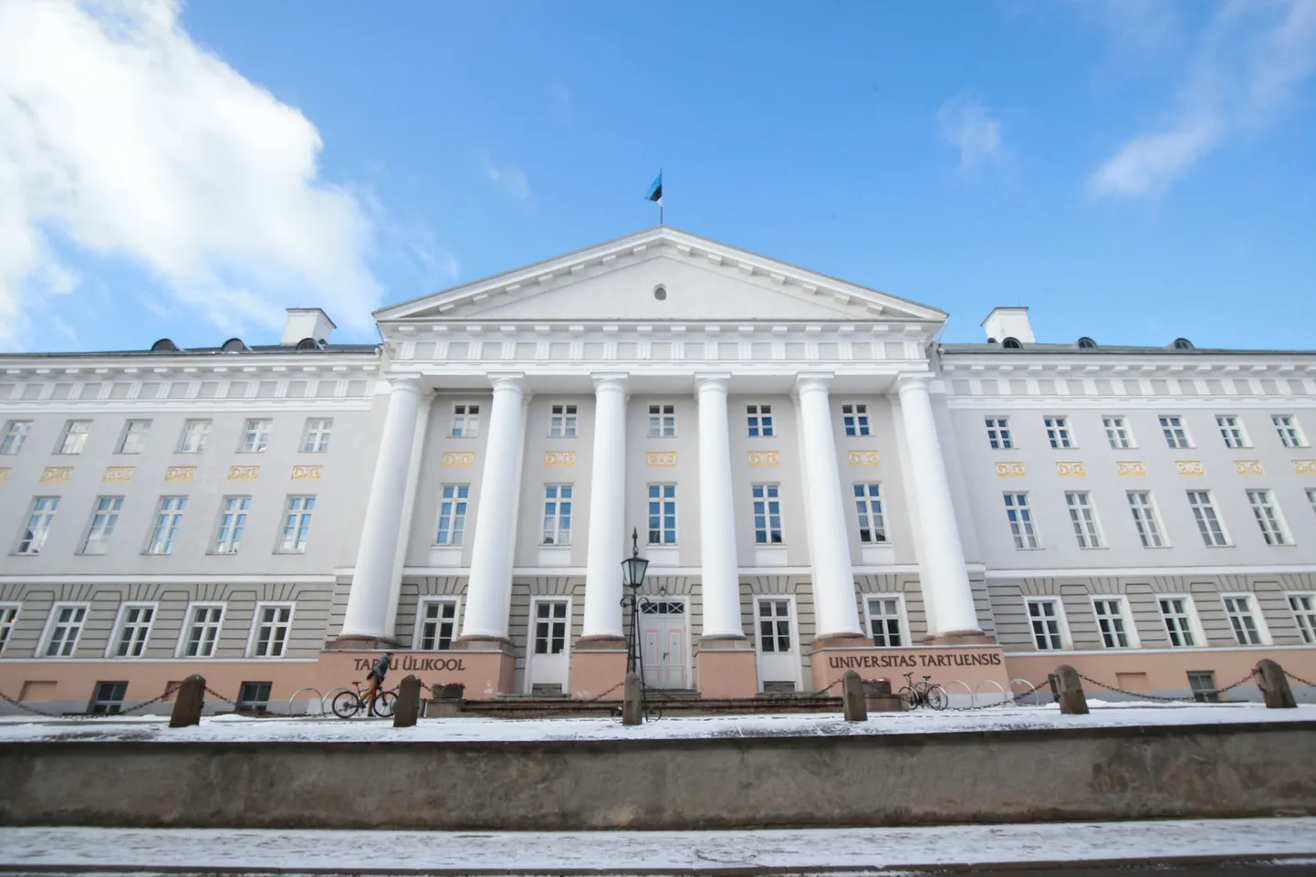 Ülikooli sammaste taga leiti teadusrahastuse probleemile lihtne lahendus.