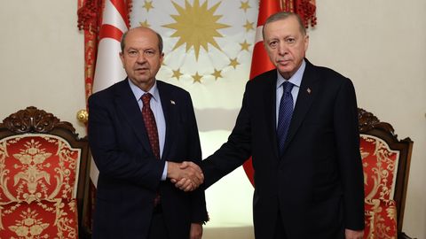Küprose türklaste liider välistas võrdse staatuseta läbirääkimised