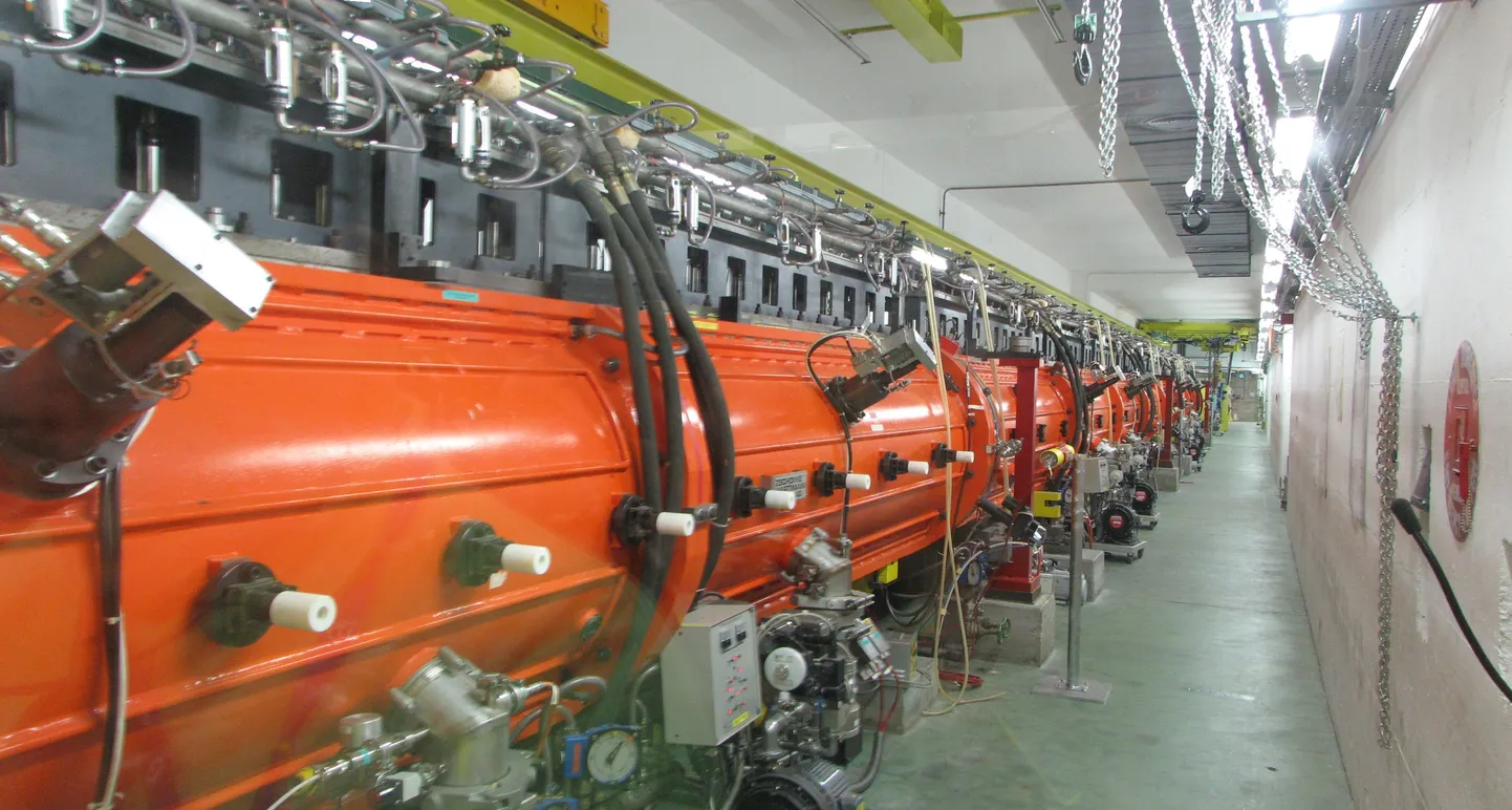 LINAC 2, siit asuvad prootonid teele teistesse masinatesse.