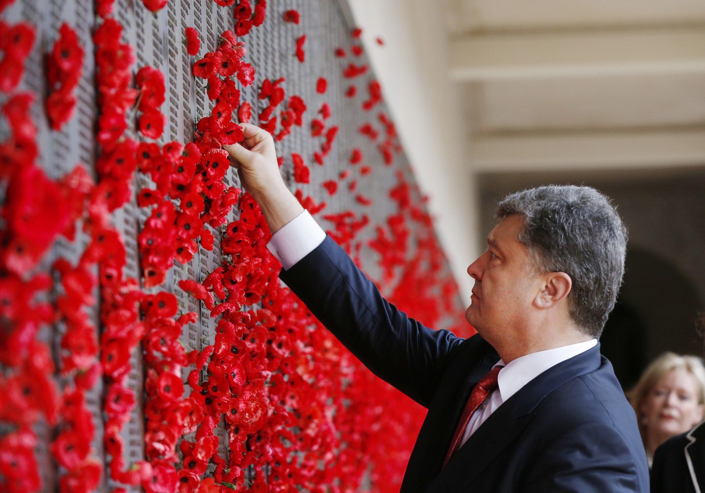 Mullu detsembris pani Ukraina president Petro Porošenko Canberras mooni Esimeses maailmasõjas langenud austraallaste mälestuseks.