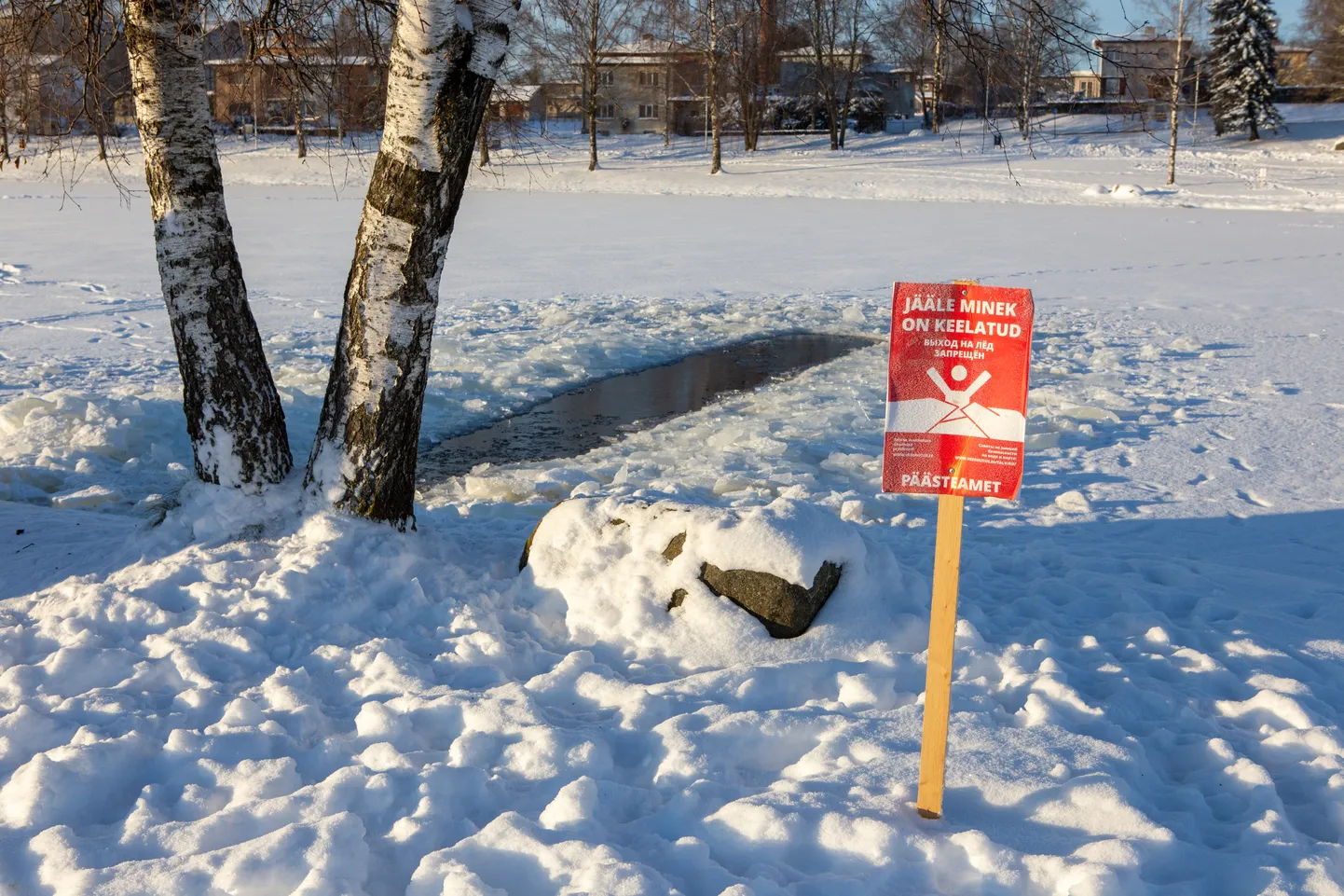 Kuigi päästeamet mõõdab igapäevaselt Eesti populaarsemate siseveekogude jää paksust ning kannab tulemused jääkaardile, tuleb endiselt olla väga ettevaatlik.