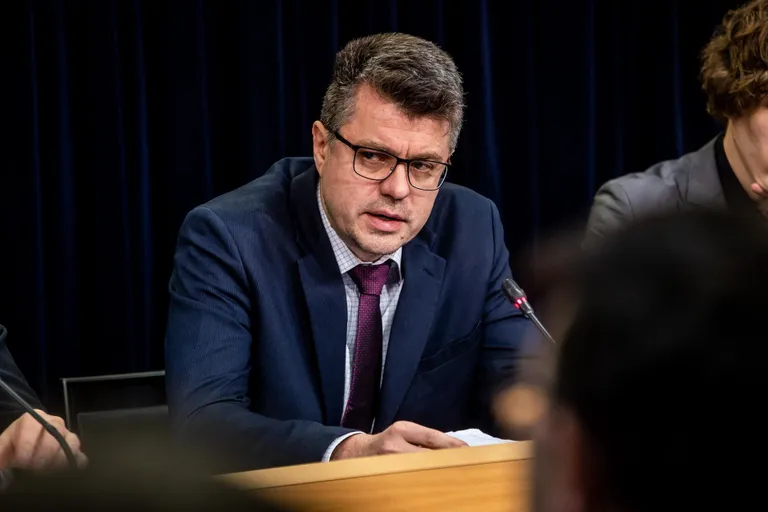„Mida vähem on inimkontakte, seda suurem on tõenäosus, et viirus ei levi,“ sõnas Reinsalu.