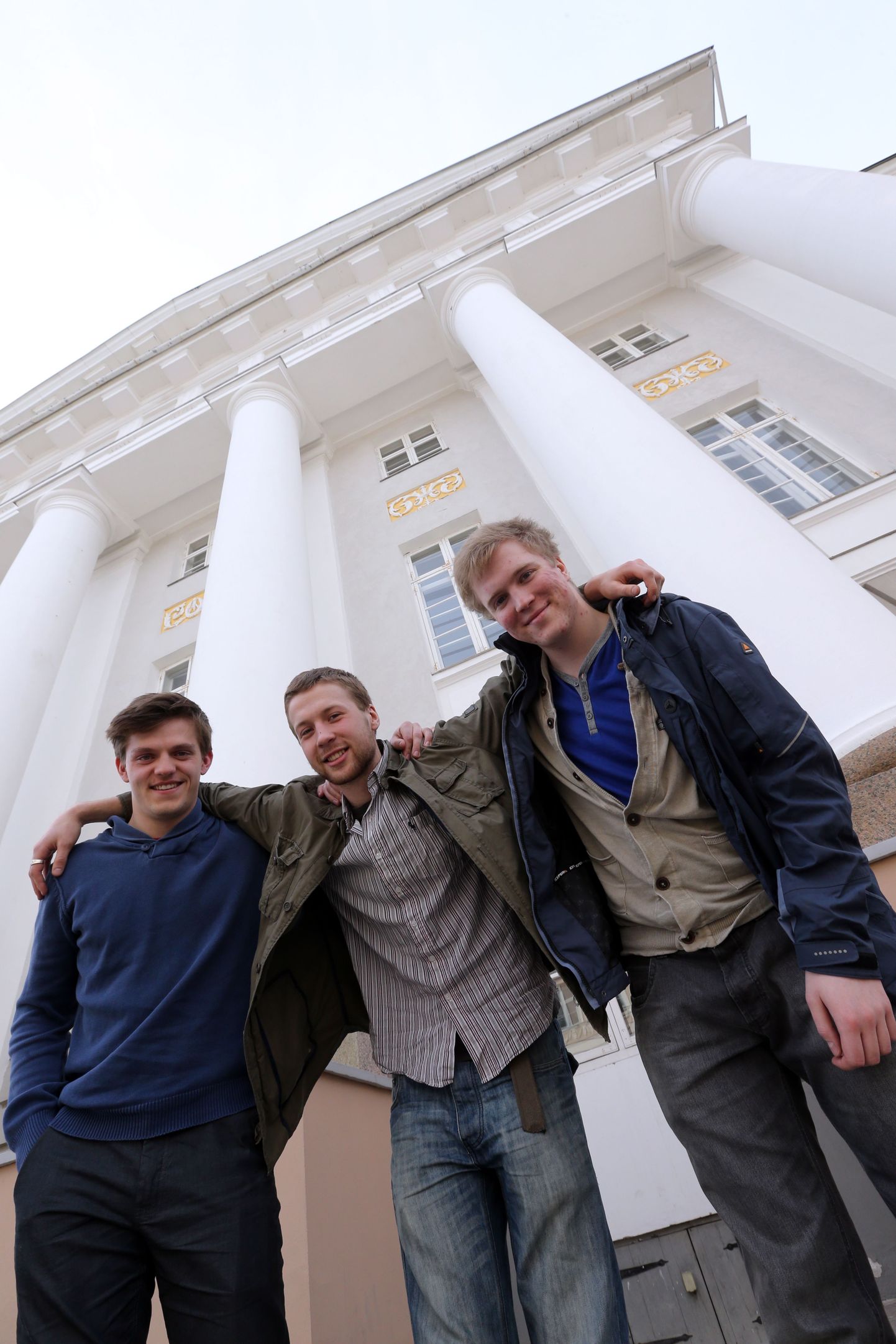 Riias tudengite ärivõistlusel Peak Time osalev Tartu ülikooli meeskond koosseisus Sander Tars (vasakult), Joosep Kivastik ja Siim Kasela. Pildilt puudub Martin Sillasoo.