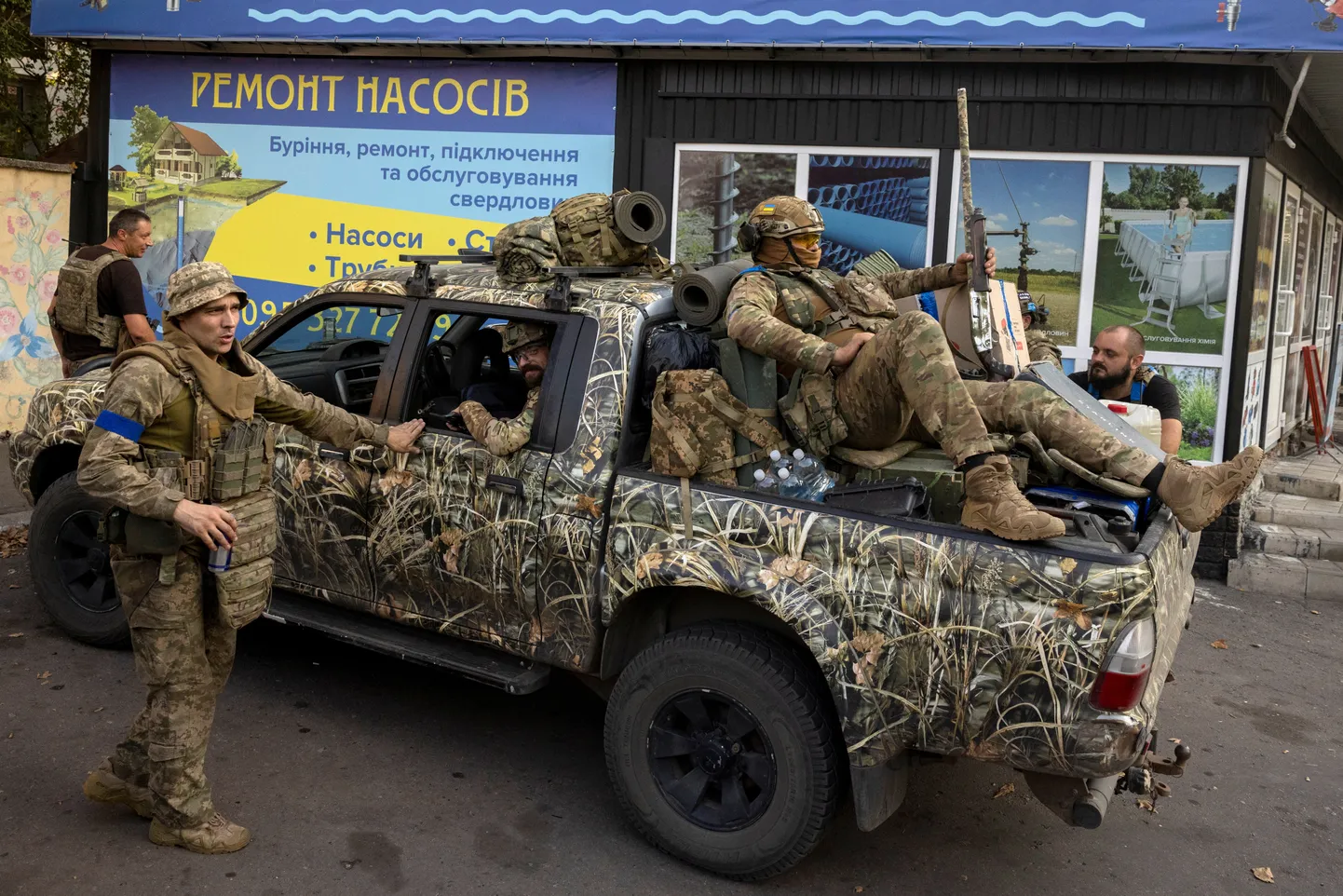 Ukraina sõdurid valmistumas Pokrovskis lahingusse minekuks 24. augustil 2024. aastal.