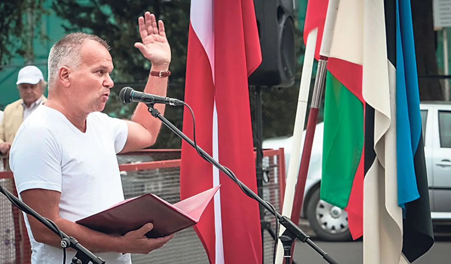 Meenutuskoosolekut juhatas Küllo Arjakas.