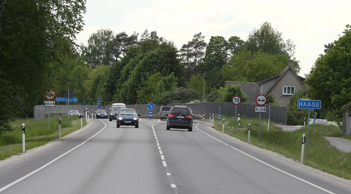 Tartust Viljandisse viiva maantee alguses on tihe liiklus ning just selle tee Haage ja Märja vaheline lõik on üks koht Tartumaal, kus juhtub metsloomadega kõige rohkem õnnetusi. 
