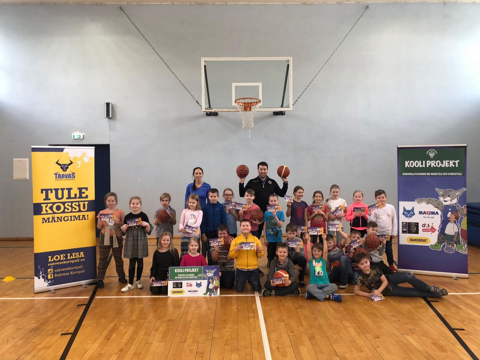 Projekti "100 kooli" raames külastasid Eesti Korvpalliliidu esindajad kolmapäeval Rakvere gümnaasiumi õppureid.