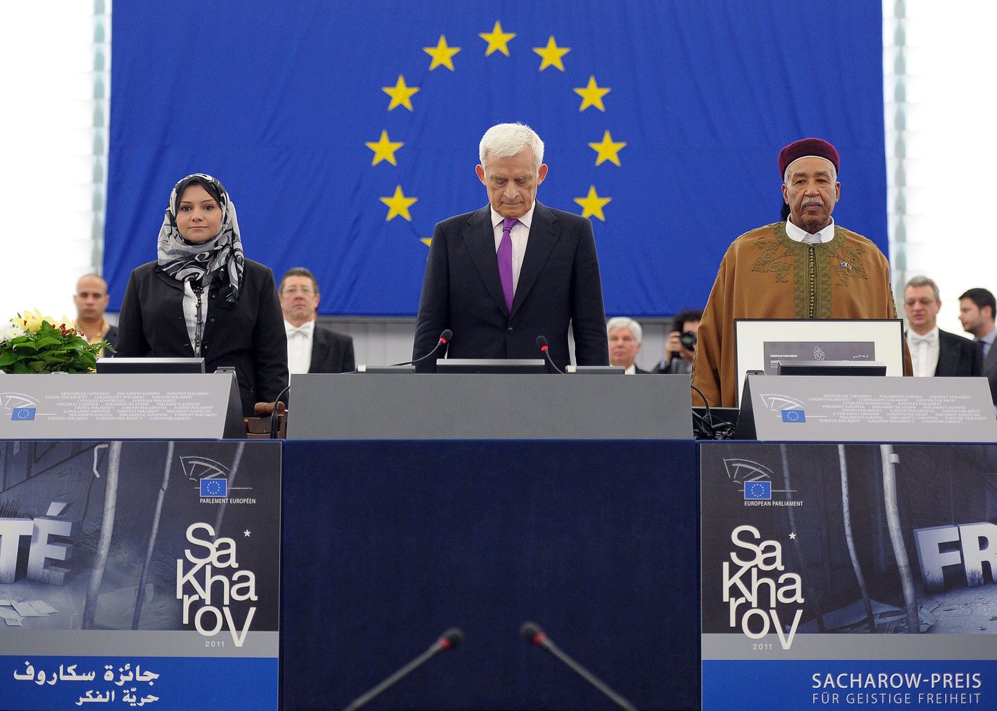 Asnaa Mahfouz, Jerzy Buzek ja Ahmed El Senussi täna europarlamendis.
