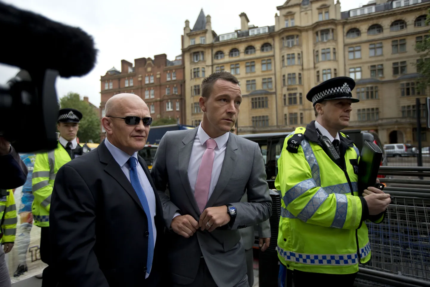 John Terry teel kohtusaali.