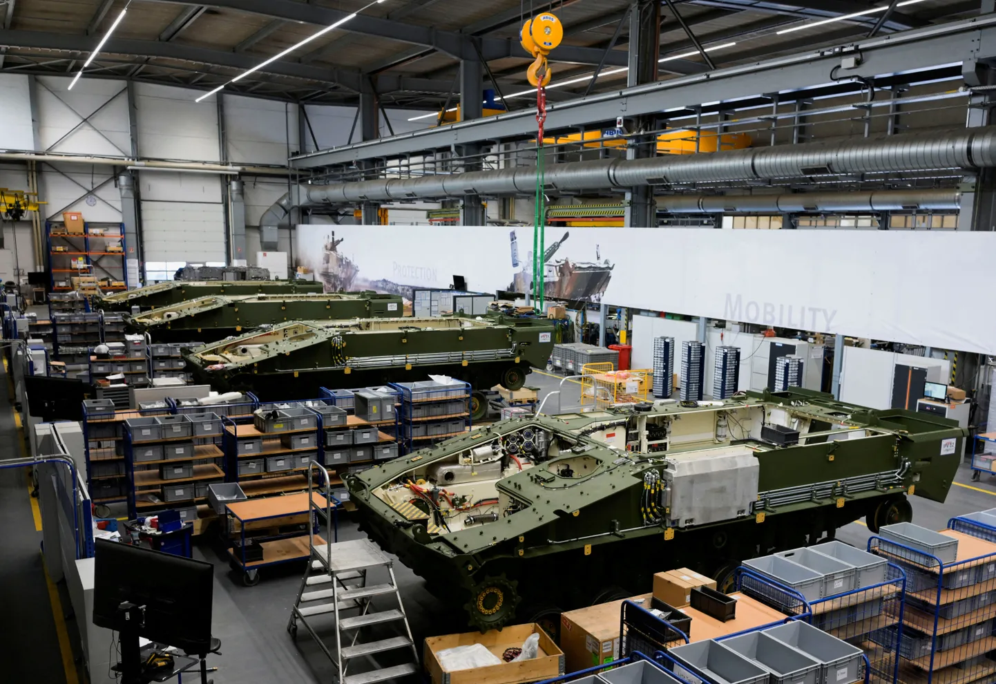 Завод по производству бронетехники немецкой компании Rheinmetall. Иллюстративное фото.