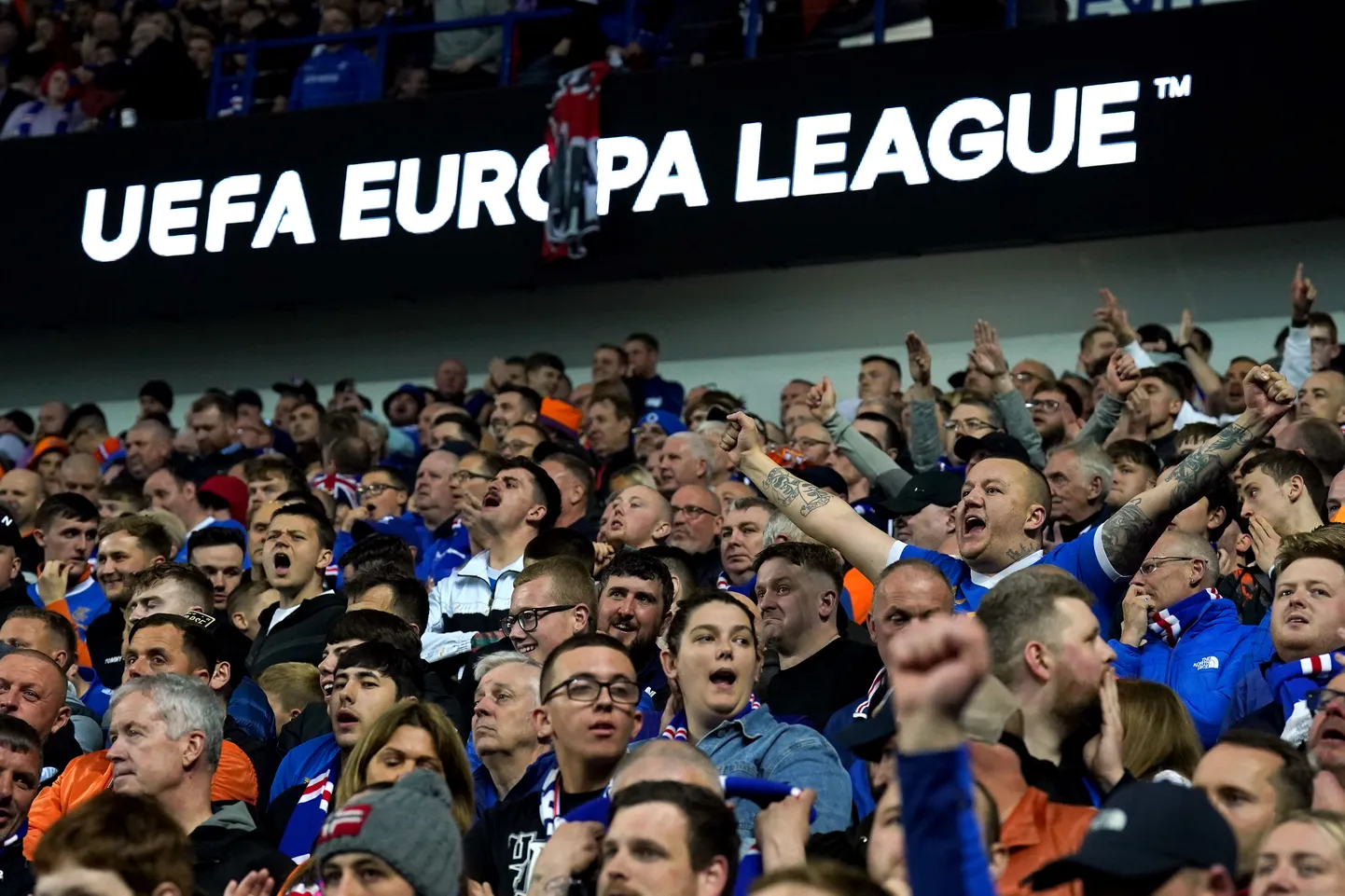 кубок UEFA, болельщики, иллюстративное фото