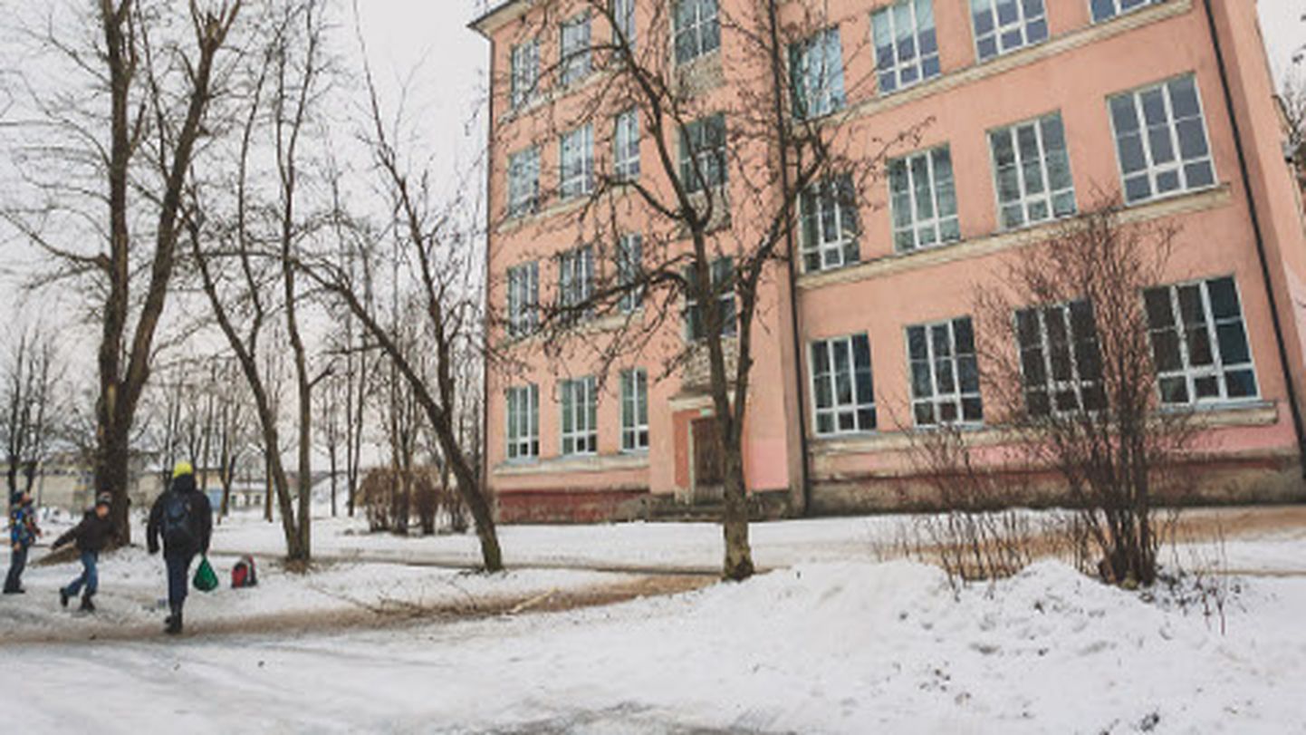 Ühisgümnaasium vene õppekeelega põhikoolide lõpetajatele on kavas luua Peetri kooli hoonesse.