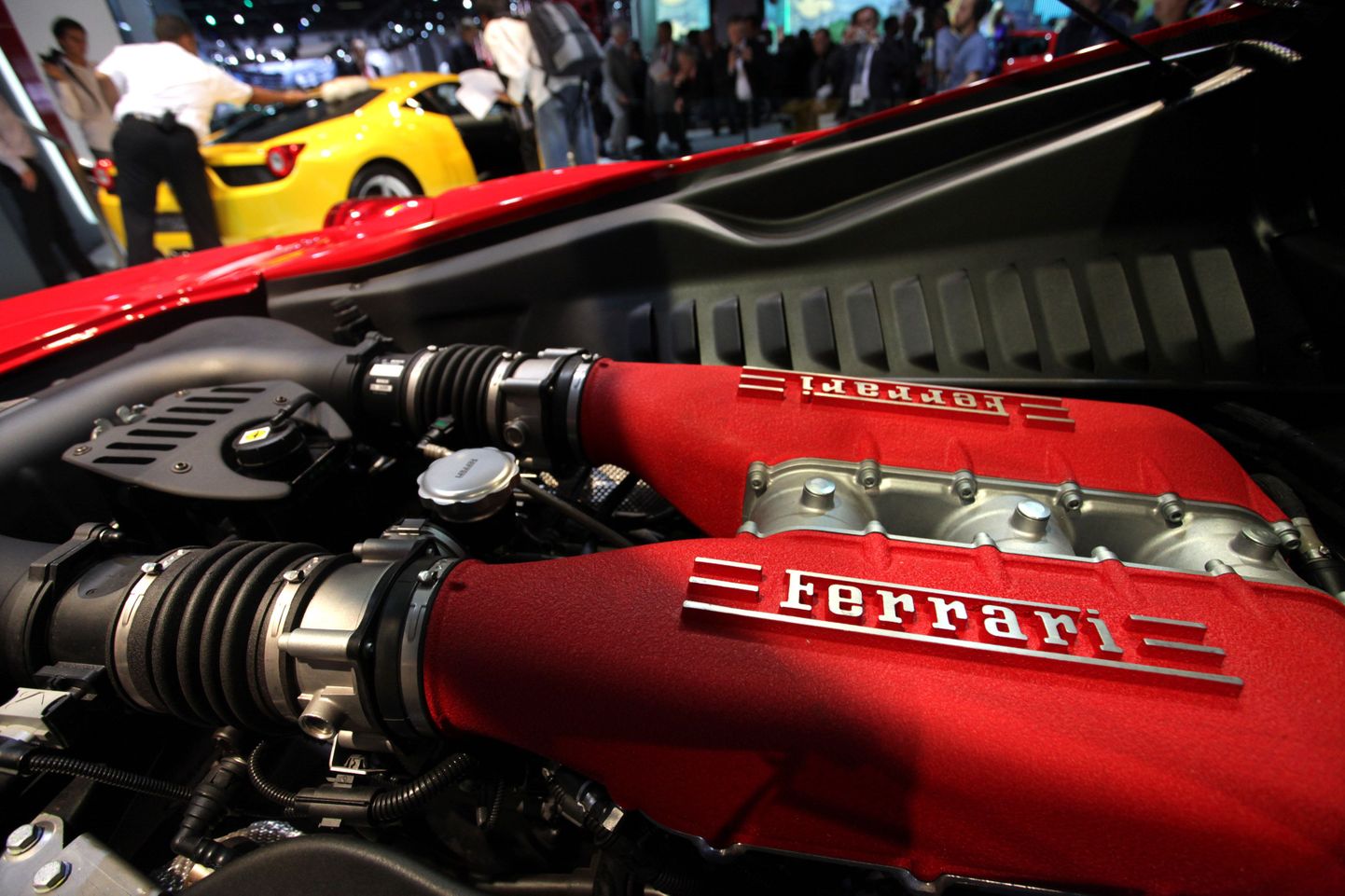 Ferrari 458 Italia mootor.