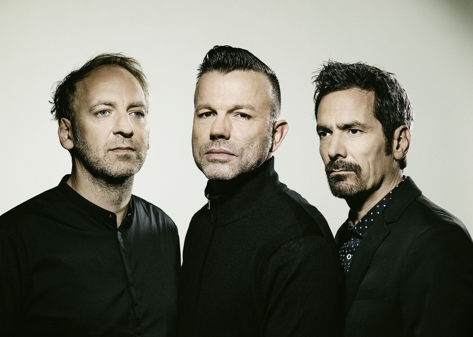 Eestis esineb Saksa Depeche Mode'iks ristitud Camouflage.