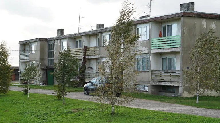 Дом, где с семьей жила убитая.