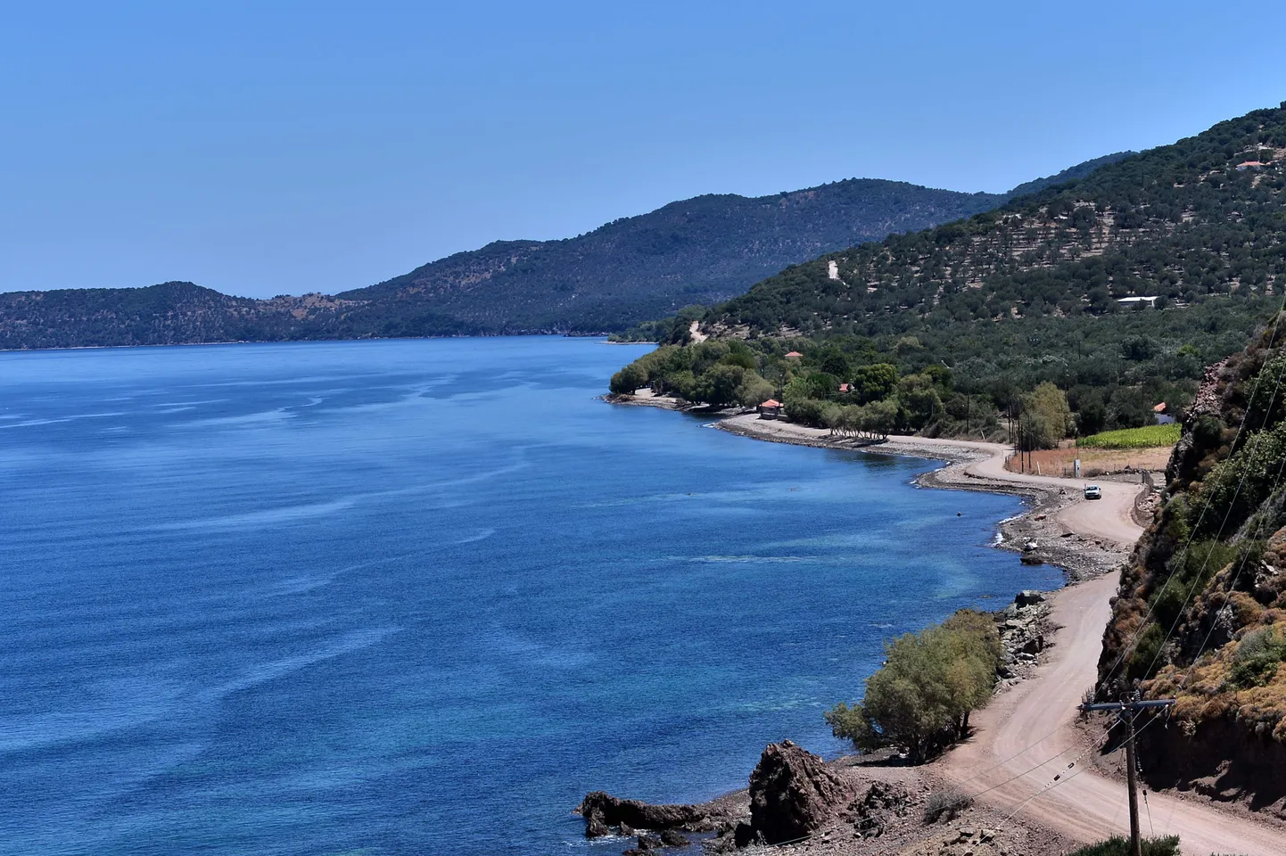 Molyvos ja Skala Sykamiase vahelise tee äärsed rannad on hetkel tühjad, möödunud aastal randusid siin tuhanded pagulased.