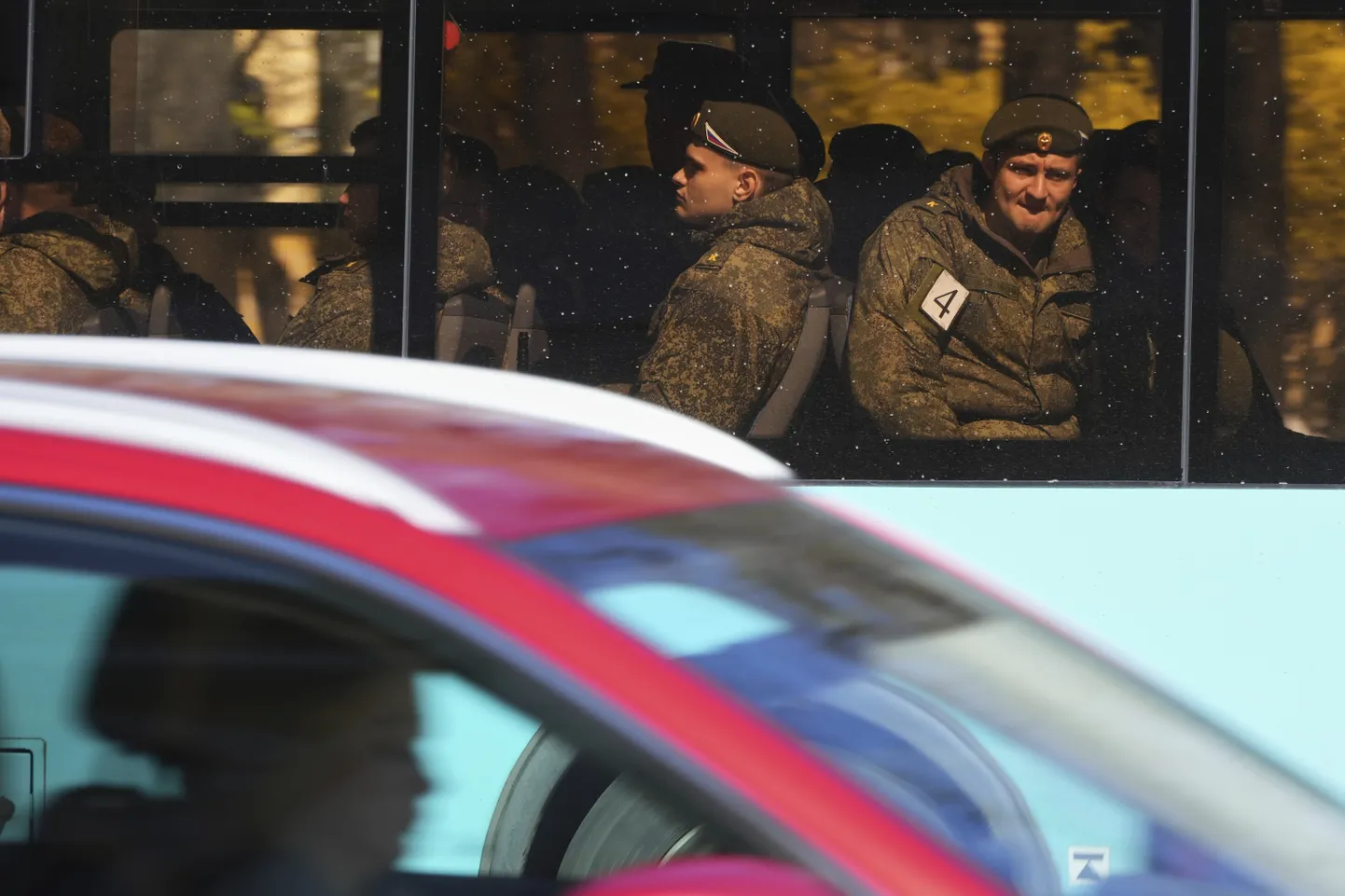 Vene sõdurid teel 9. mai paraadi harjutamisele Peterburis.