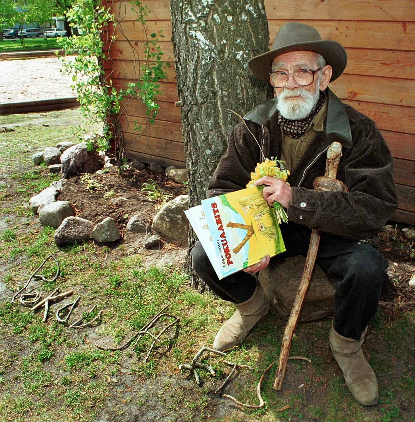 Pildil sirvib Edgar Valter "Pokuaabitsat".