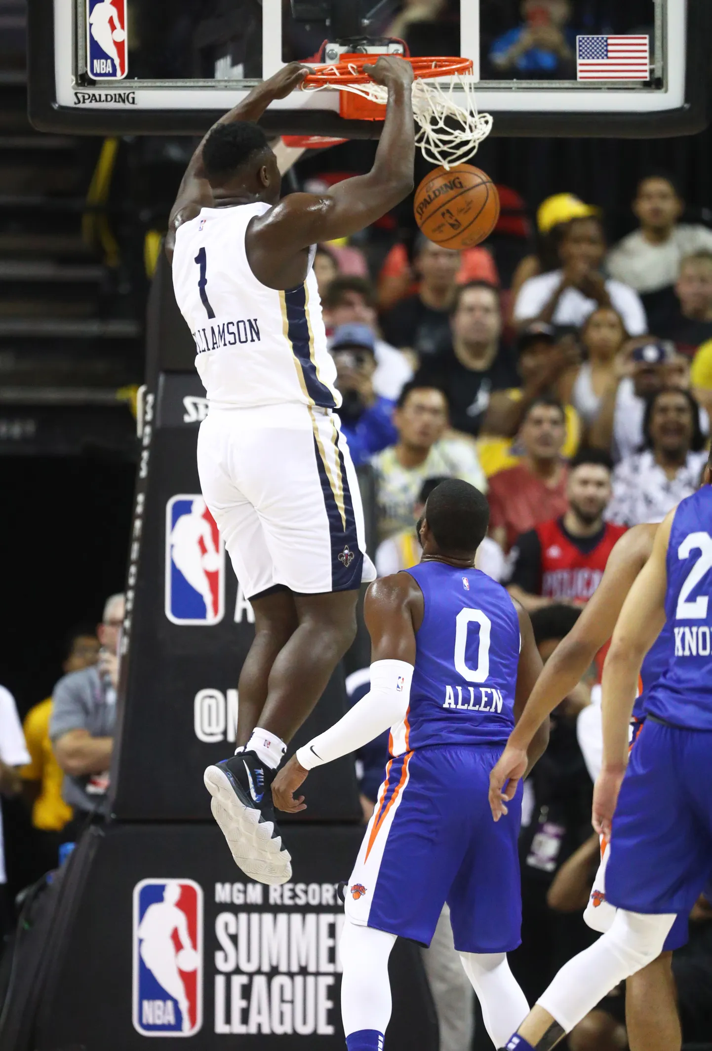 Zion Williamson palli korvi surumas