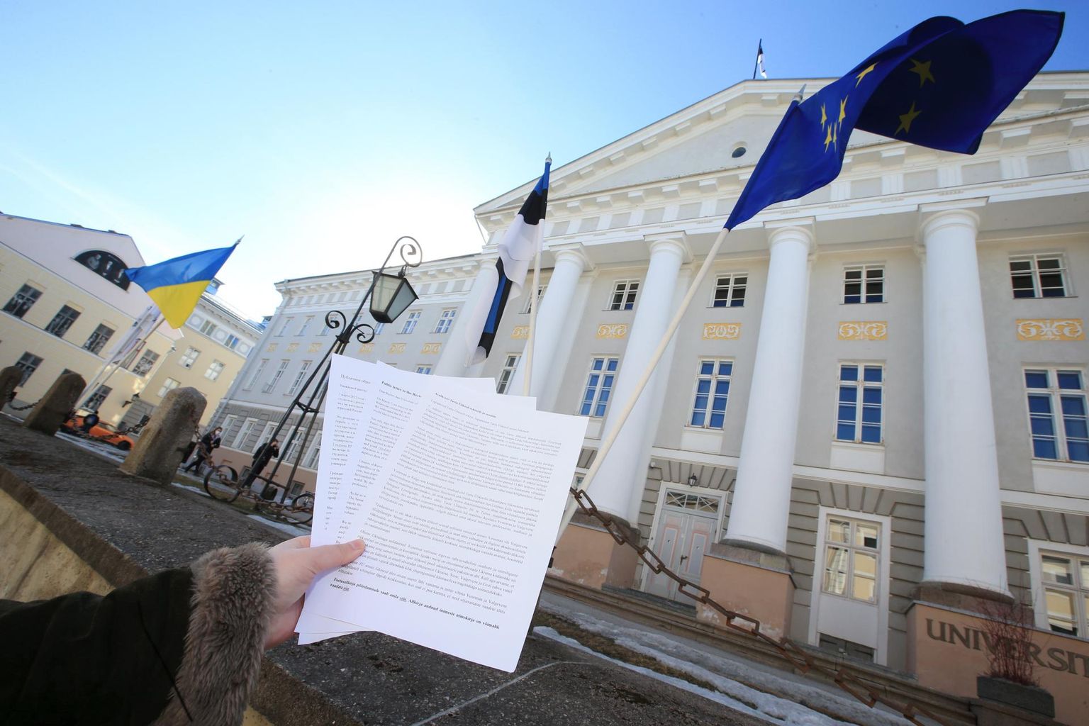 Venemaa ja Valgevene tudengite Tartu ülikooli kandideerimise õigust toetavale kirjale on kogunenud hulgaliselt allkirju, kuid senatisse pole see veel jõudnud.