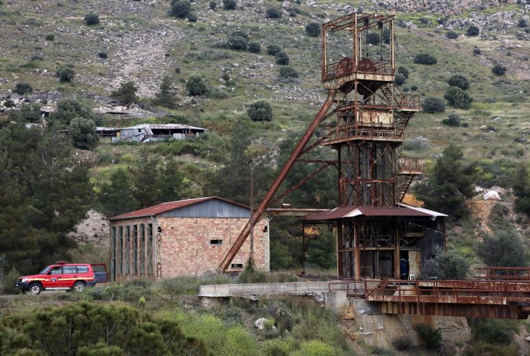 Kaevandus, kust kahe tapetud naise surnukehad leiti, asub NIkosiast umbes 30 kilomeetri kaugusel Mitseros.