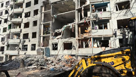Zelenskõi kohustas valitsust ja parlamenti katma kõik kaitsekulutused