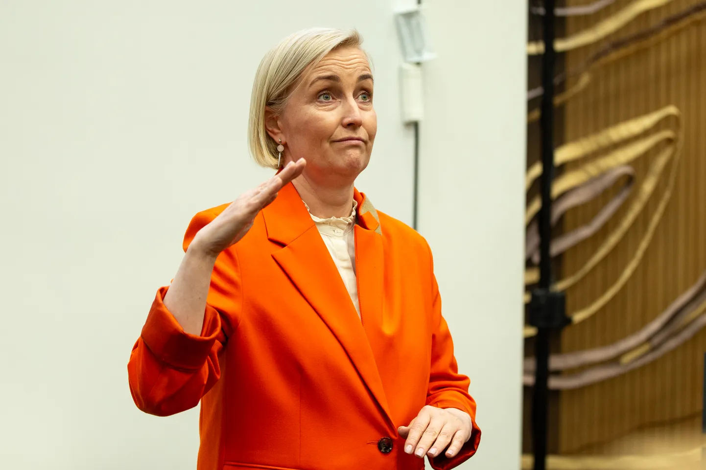 Haridus- ja teadusminister Kristina Kallas lubab, et palgatoetuse maksmine Ida-Virumaa õpetajatele jätkub ka edaspidi.
