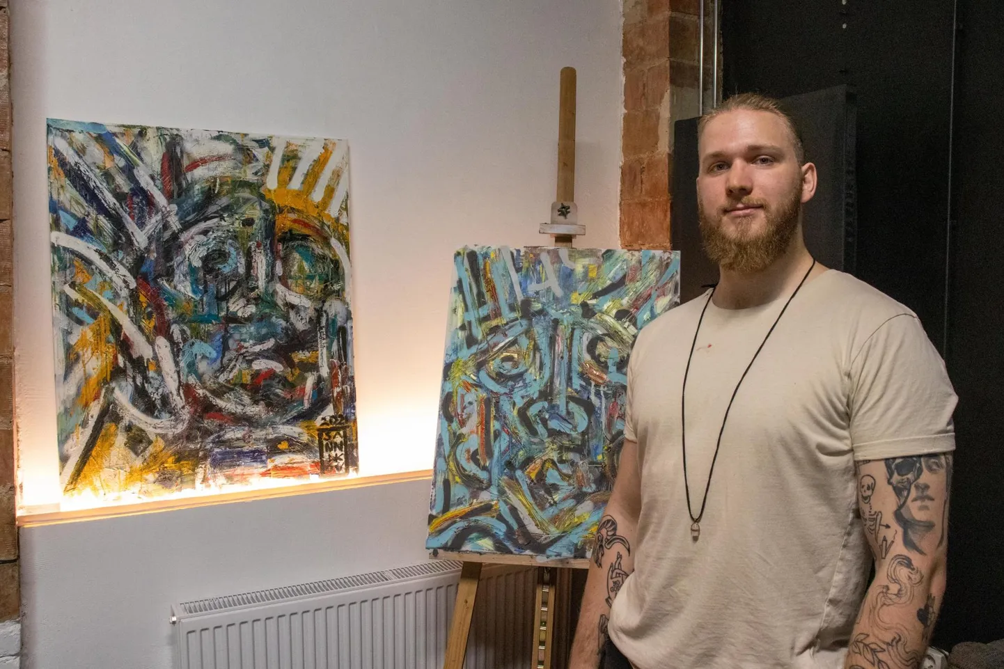 25-aastane kunstnihariduseta kunstnik Ralf Sannikov hakkas selliseid abstraktseid ekspressionistlikke pilte maalima paar aastat tagasi.