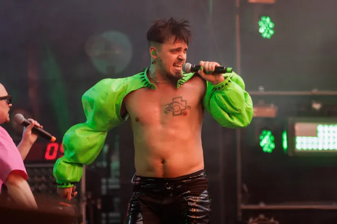 Фистинг анал жыртылған