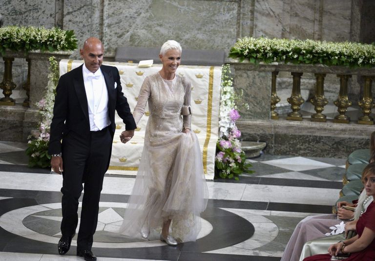 Mikael Bolyos ja Marie Fredriksson 8. juunil 2013 Roosti printsess Madeleine'i ja Briti pankuri Christopher O'Neilli pulmas Stockholmis.