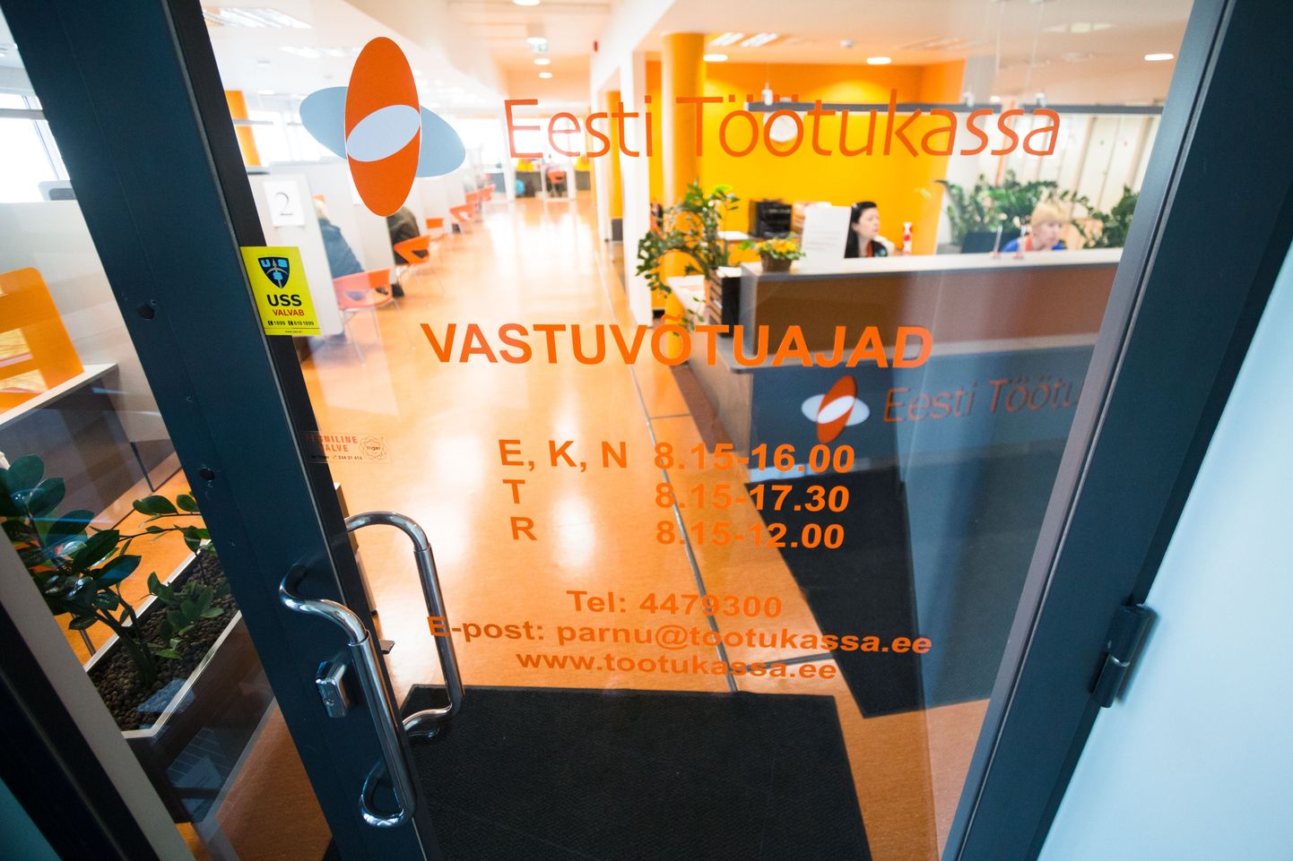 Eesti töötukassa hakkab ümberkoolitama töötavaid inimesi.