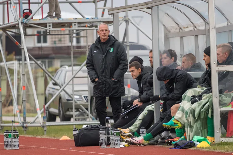Arno Pijpers (püsti) ja Norbert Hurt FC Florat tüürimas.