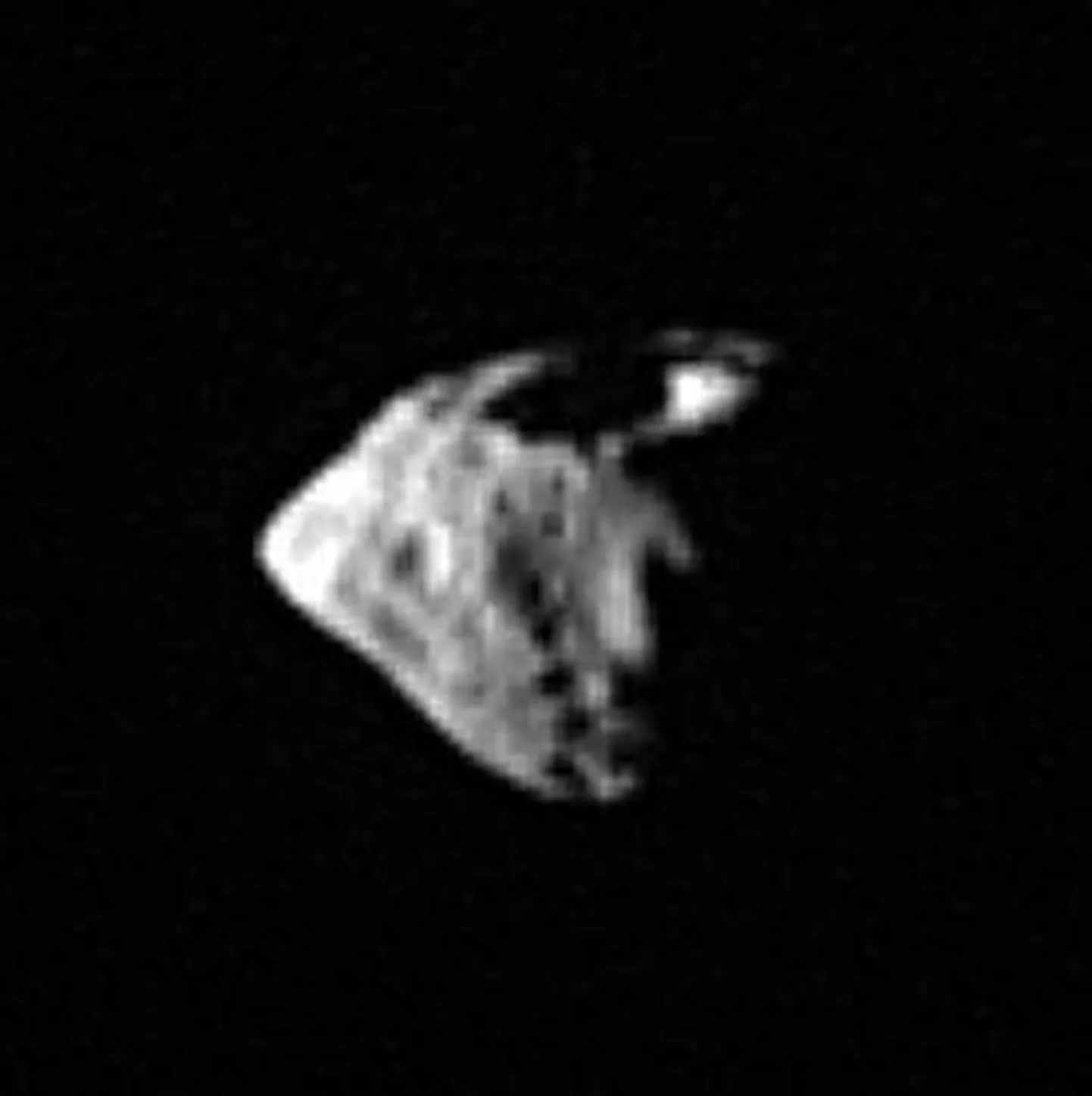 Maast möödus väike asteroid